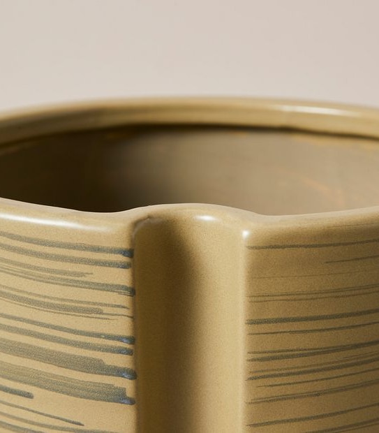 Logan Planter Pot - Medium
