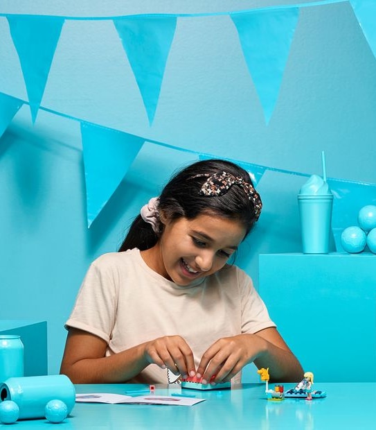 LEGO&reg; Friends Stephanie's Summer Heart Box 41386