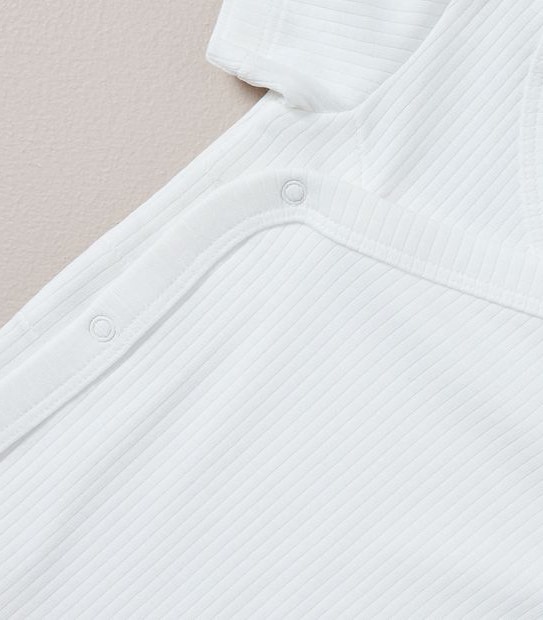 S23 251729_02 GIFT G WRAP RIB BODYSUIT CLOUD DANCR Target Australia