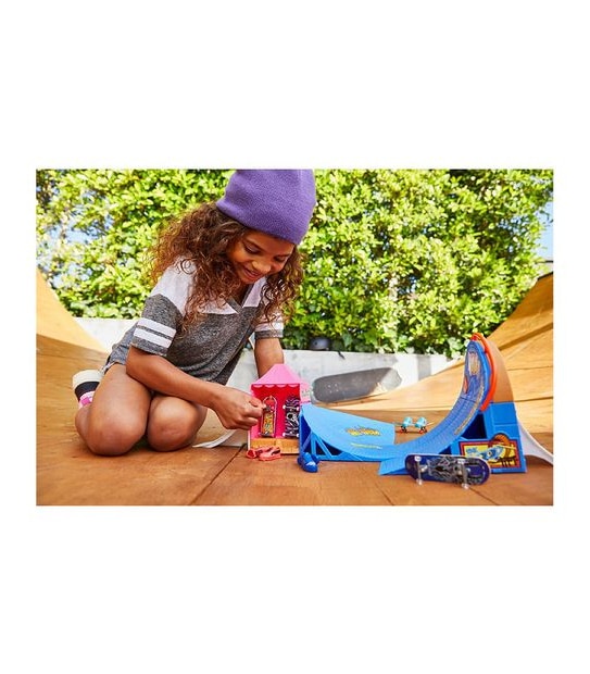 Hot Wheels Skate Amusement Park Skate Set, Playset