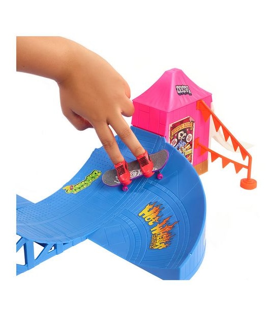 Hot Wheels Skate Amusement Park Skate Set, Playset