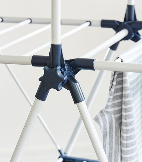 Expansive Clothes Airer