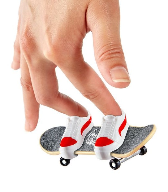 Hot Wheels Skate Fingerboards & Skate Shoes Multipack | Target Australia