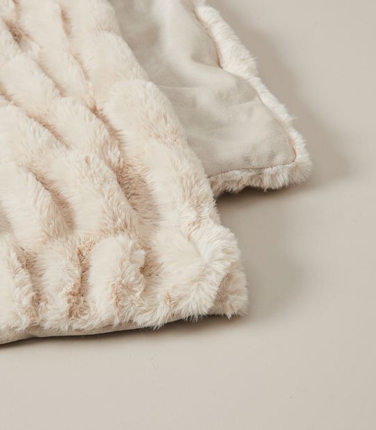 Ava Faux Fur Throw