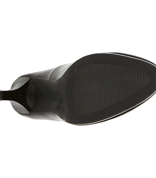 Vista Closed Toe Court Heels