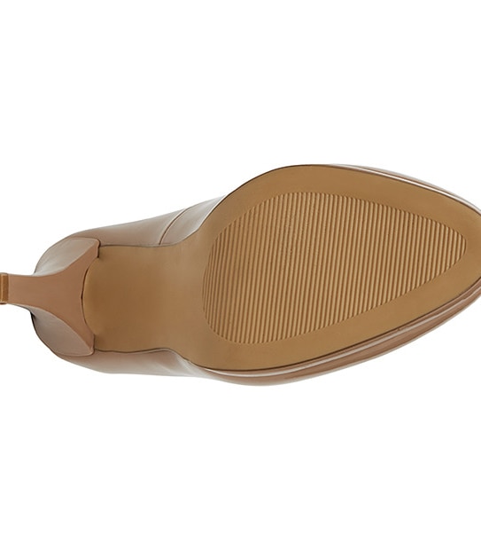 Vista Closed Toe Court Heels