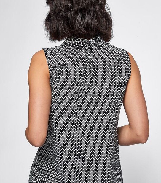 Preview Twist Neck Shell Top - Black/White Geo Lines