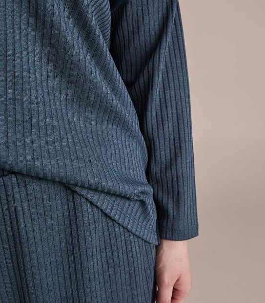 Curve Hooded Lounge Top