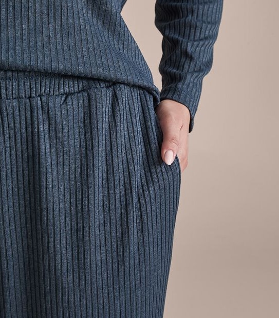Curve Rib Wide Leg Pants