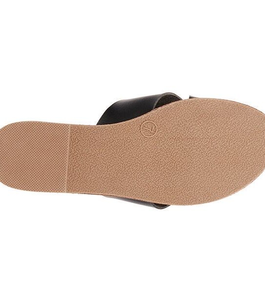 Tesni Strapped Sandals