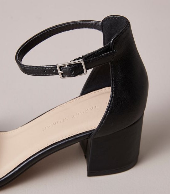 W HAMIL BLACK Y BACK COMFORT SANDAL  SIZE 6-11