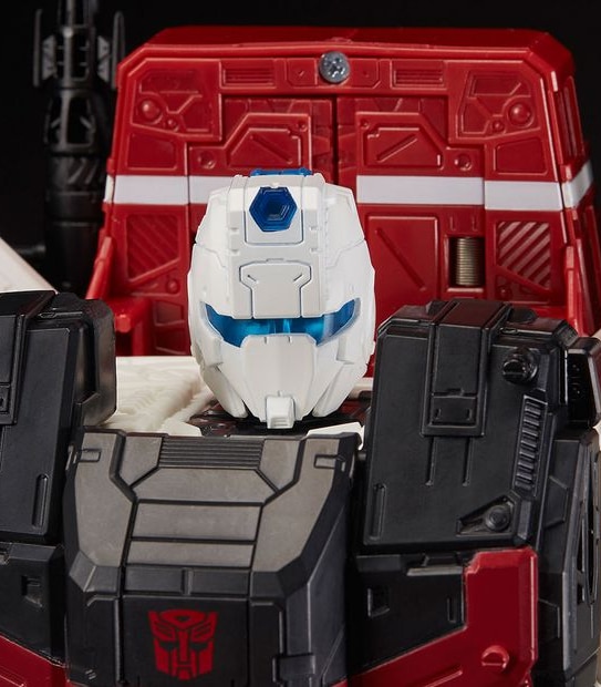 Transformers: Generations War for Cybertron Commander Class Action Figure - Siege Chapter