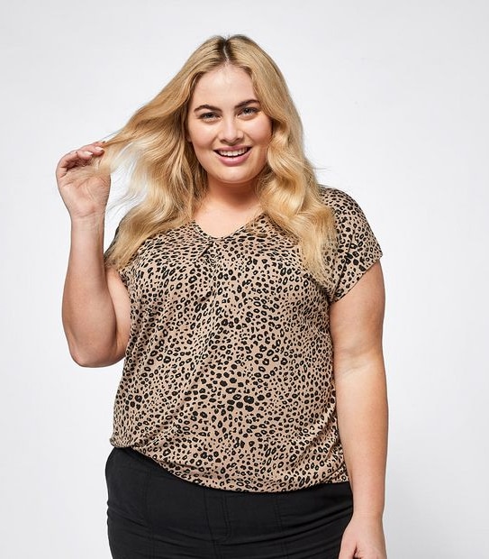 Belle Curve Pleated V-Neck T-Shirt