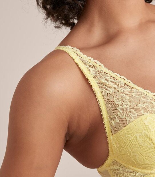 Lily Loves Lucy Lace Plunge Bra; Style: X52096