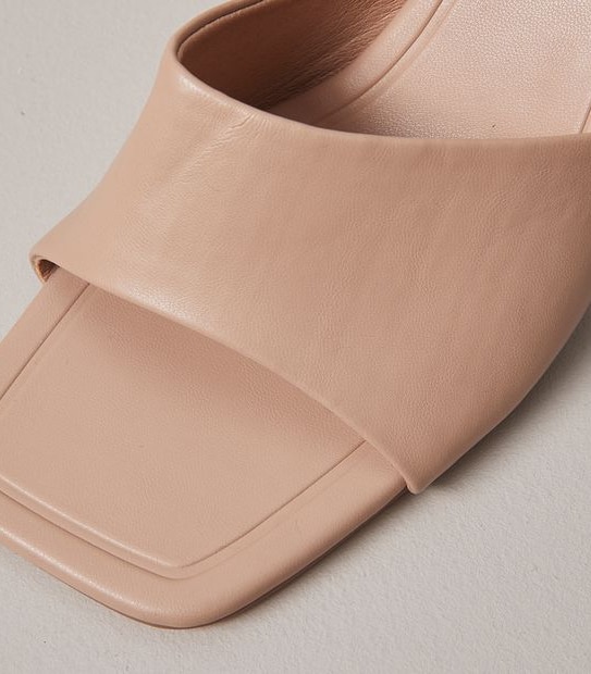 W CHARLIE NUDE SQUARE TOE HEELED MULE  SIZE 6-11