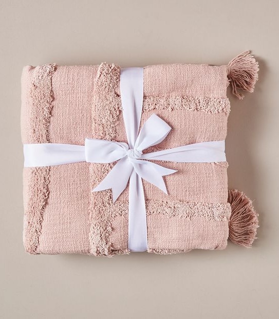 Aisha Arch Tufted Throw