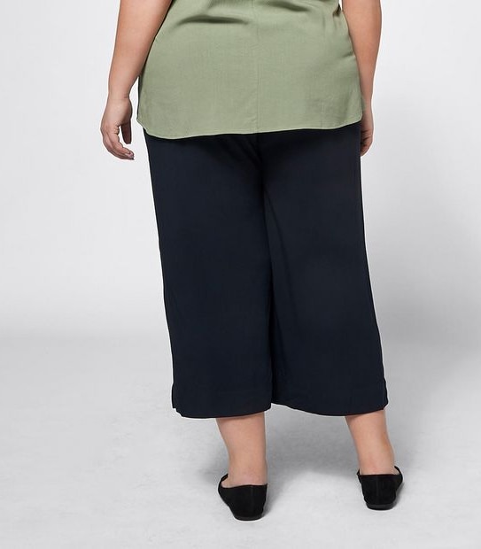 Belle Curve Wide Leg Crop Pants