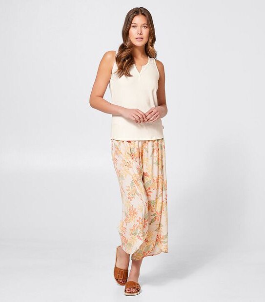 Piping Hot Scooped Tank Top - White
