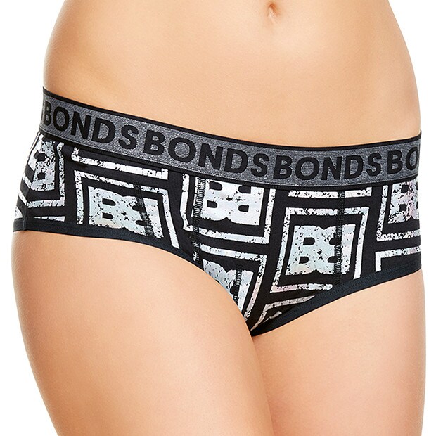 Bonds Hot Shortie - Holo Bonds Hot Shortie - Holo
