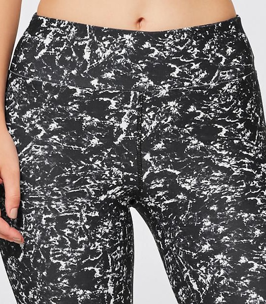 Active 3/4 Mesh Print Leggings 3 of 3