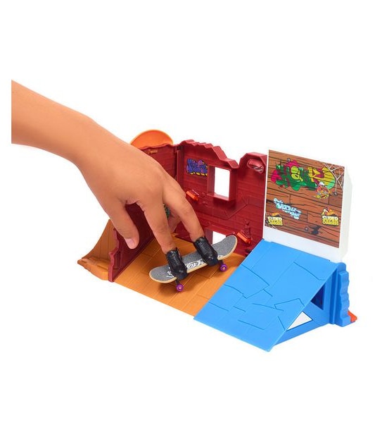 Hot Wheels Skate Drop In Skate Set - Assorted*