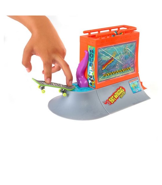 Hot Wheels Skate Drop In Skate Set - Assorted*