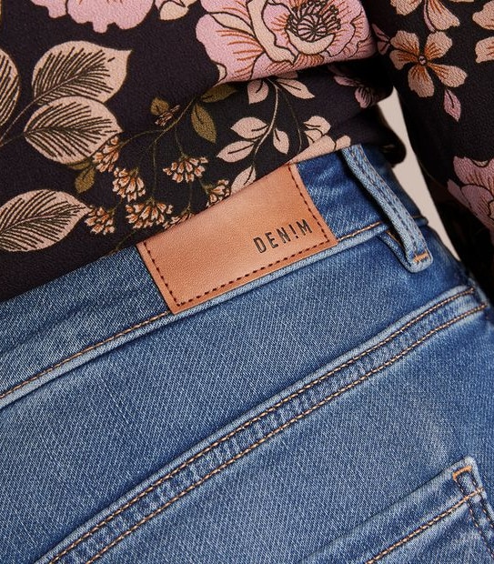 Tash Mid Rise Ankle Length Girlfriend Wonder Denim Jeans