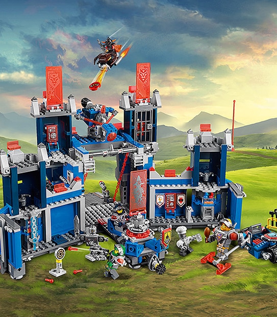 LEGO&reg; NEXO KNIGHTS&trade; The Fortrex 70317