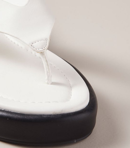 W MAVI WHITE CHUNKY SOLE THONG  SIZE 6-11