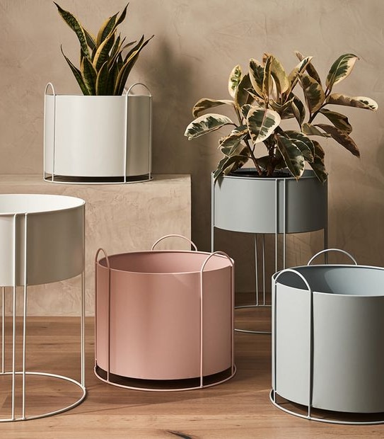 Moss Metal Planter Stand - Short