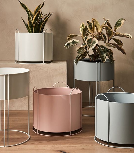 Moss Metal Planter Stand - Short