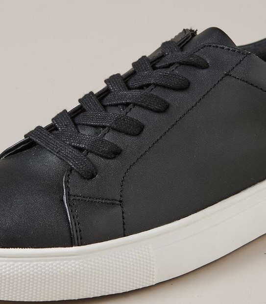 Womens Poppy II Vegan Sneakers