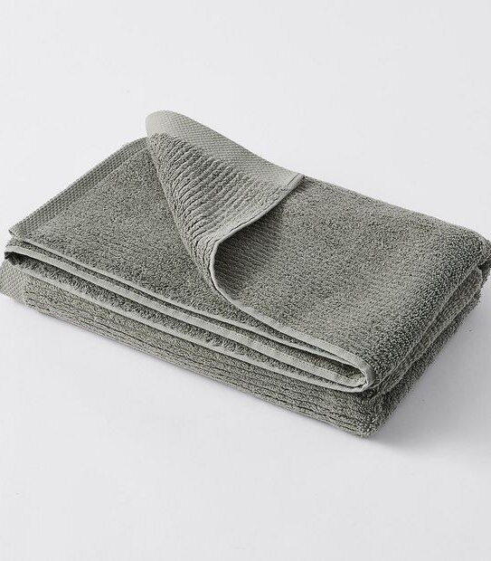 Classic Ribbed Bath Towel