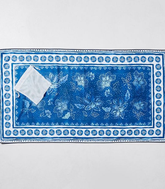 Sand-Free Tile Print Beach Towel