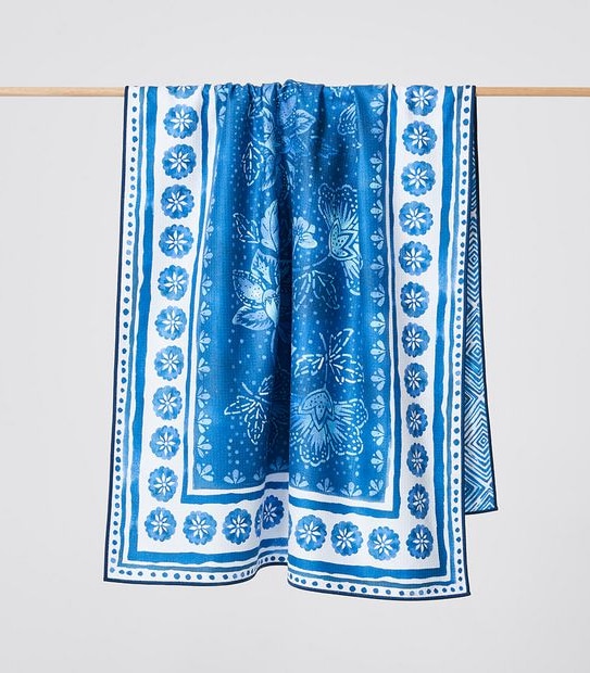Sand-Free Tile Print Beach Towel