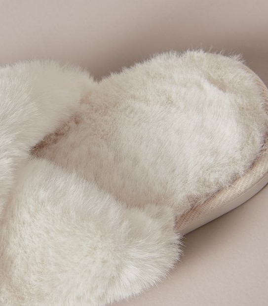 W LIBBI IVORY FUR CROSSOVER SCUFF  SIZE SML