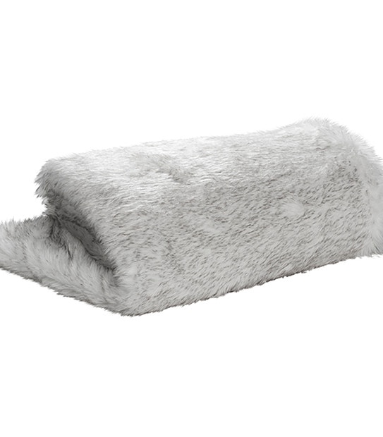 Megan Gale Pellicia Throw