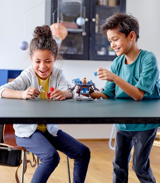 LEGO&reg; Movie 2 Emmet's Triple-Decker Couch Mech 70842