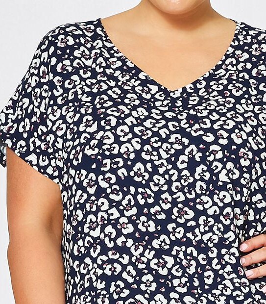 Belle Curve Blockbuster Top