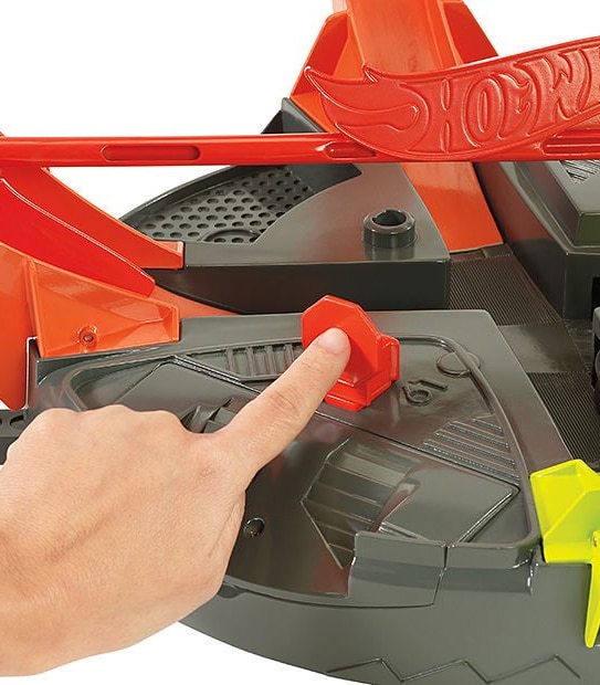 Hot Wheels&reg; Roto Revoloution Track Set