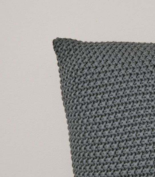 Oliver Knit Cushion