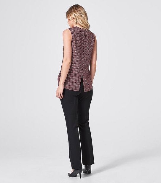 Preview Stand Collar Top - Diamond Geo Red