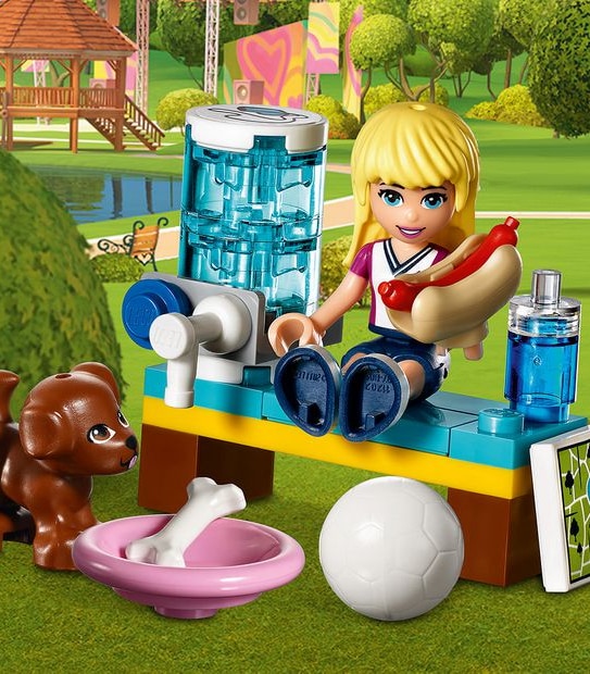 LEGO&reg; Friends Stephanie's Football Practice 41330