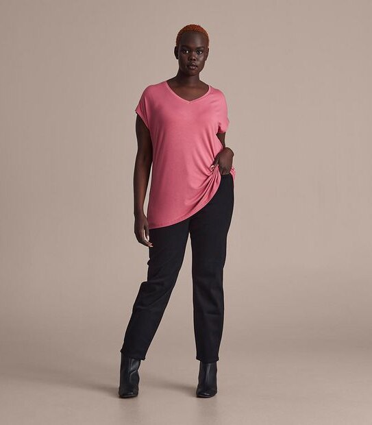 Curve V-Neck T-Shirt