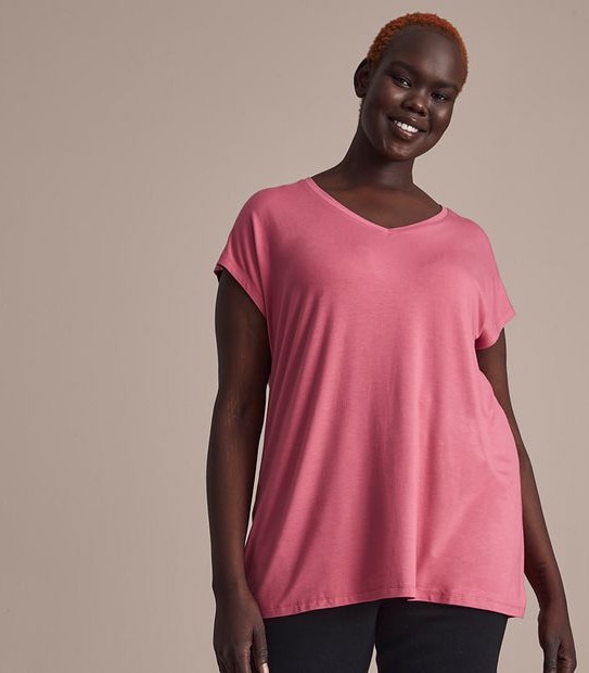 Curve V-Neck T-Shirt