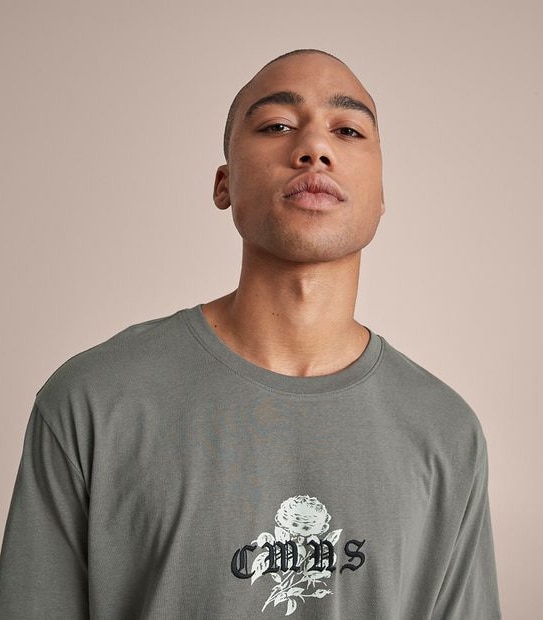 Commons Skulls and Roses T-Shirt