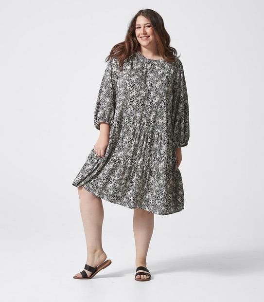Belle Curve Tiered Dress