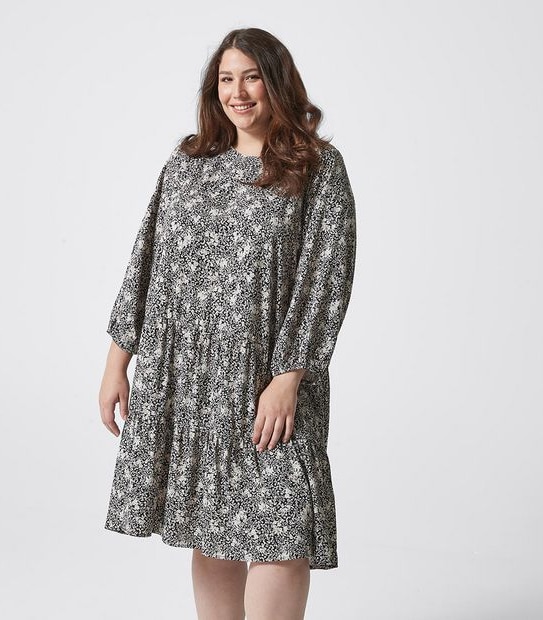 Belle Curve Tiered Dress