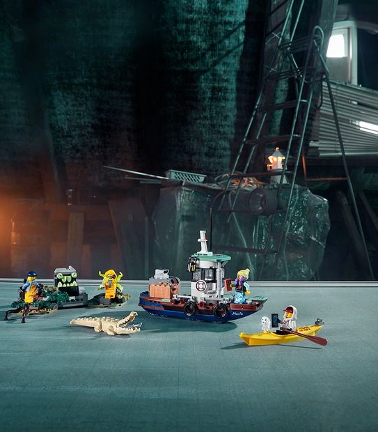 LEGO&reg; Hidden Side&trade; Wrecked Shrimp Boat 70419