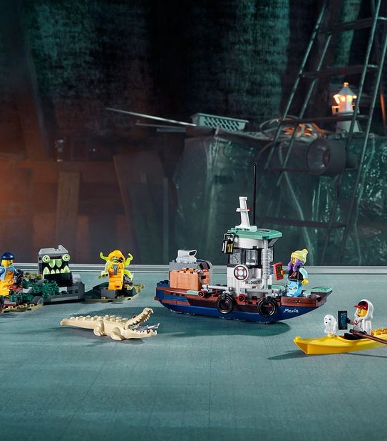 LEGO&reg; Hidden Side&trade; Wrecked Shrimp Boat 70419